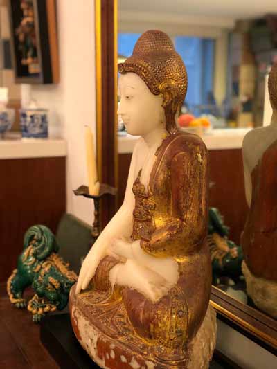 Customer Story Buddha at Kevin Held's home - 百韻古董傢俱文物 Bai Win Collection