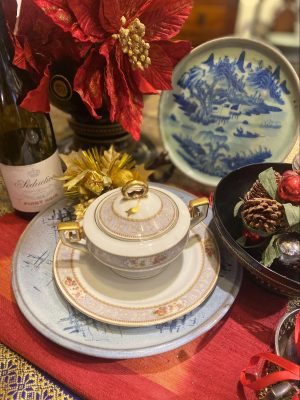 聖誕餐桌靈感：中式青瓷 X 法式古董餐具 - 百韻古董傢俱文物 Bai Win Collection